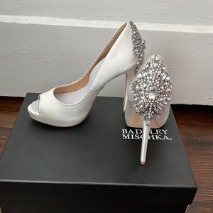 Badgley Mischka Women's Kiara Platform Pump